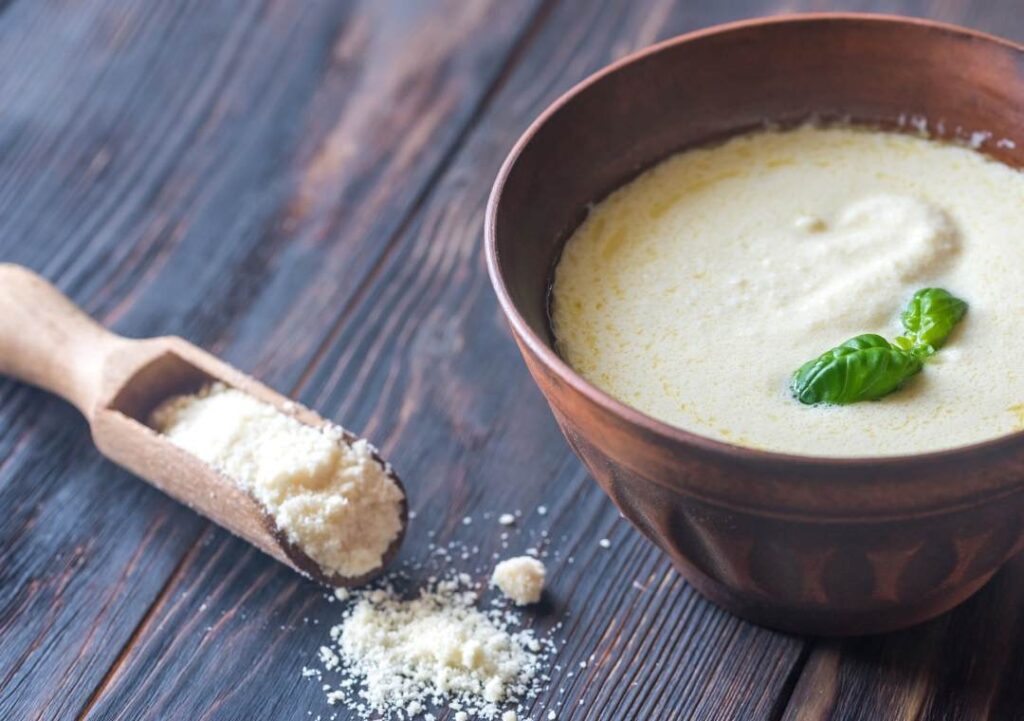 Alfredo sauce in a bowl. Can you freeze alfredo sauce?