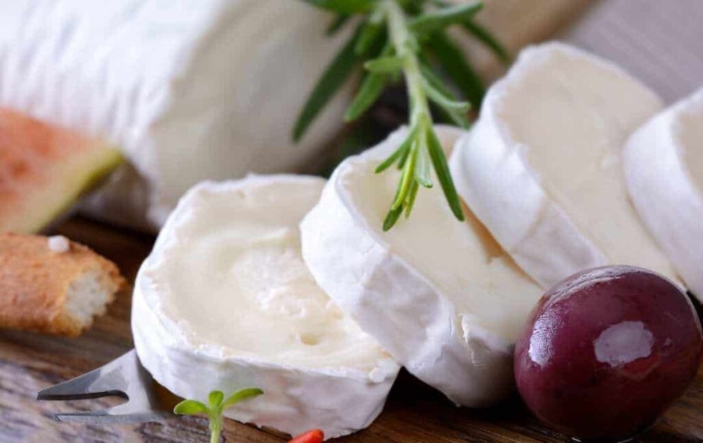 Goat cheese slices.