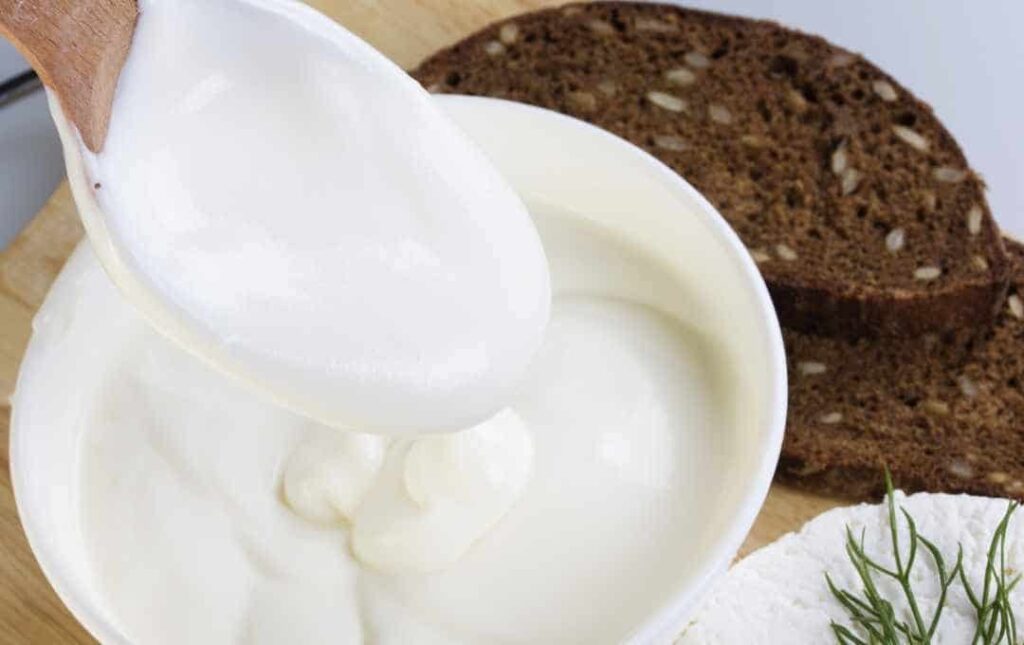 Fromage Blanc cheese in a bowl.
