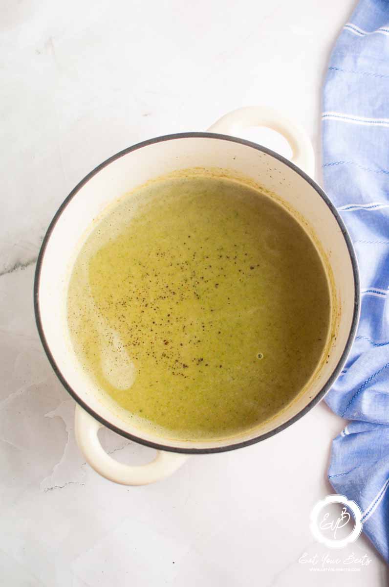 Broccoli soup in a pot.