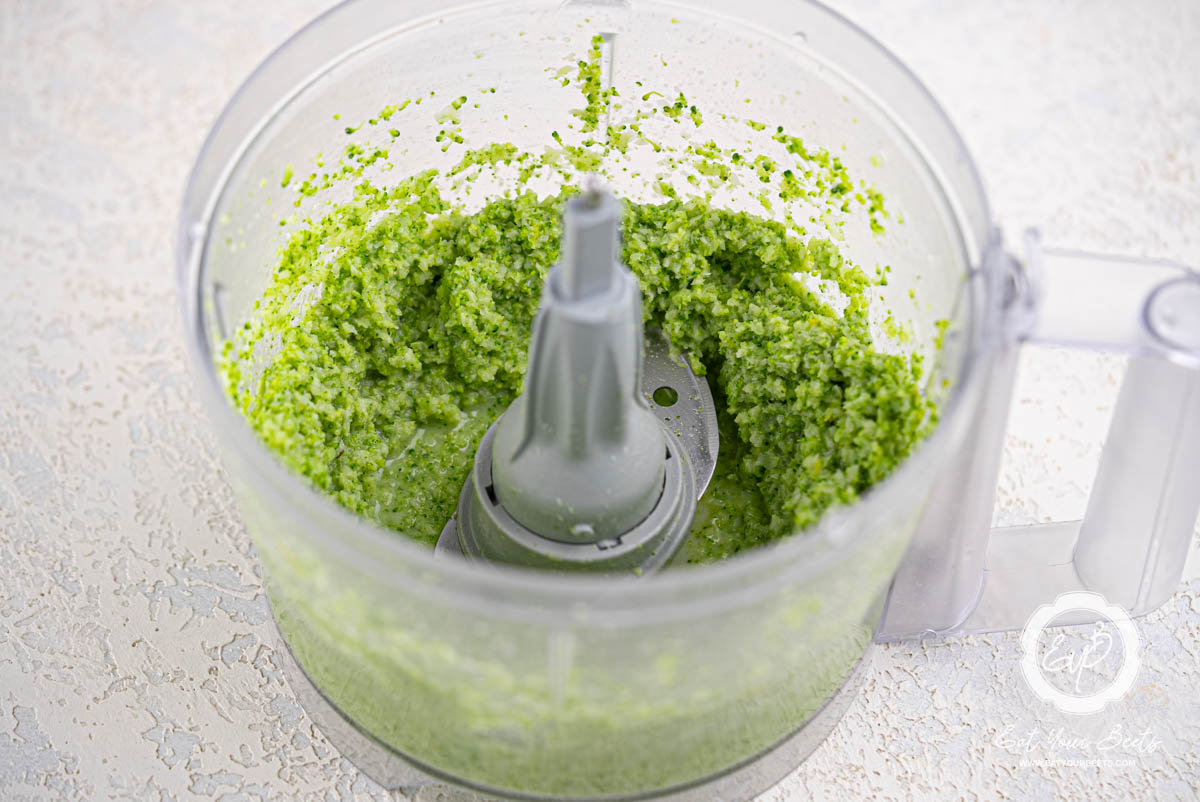 Broccoli puree in a food processor.